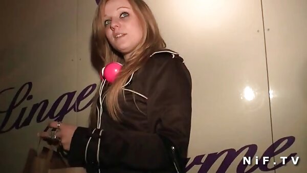 بذيئة سمراء جنس امريكي مترجم سحاقيات الحصول على امتصاص مع تناول العصير شعر cunts