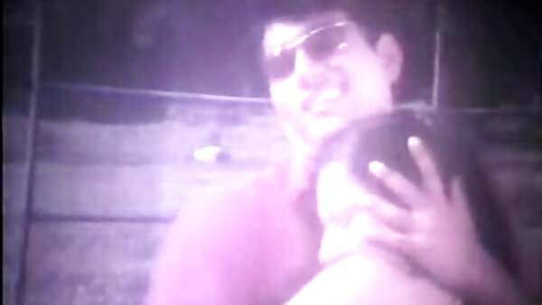 فاتنة ذات الشعر الأحمر Bosomy في سراويل داخلية افلام جنس مترجم عربي غير مشقوقة تزور سجينًا مقرنًا