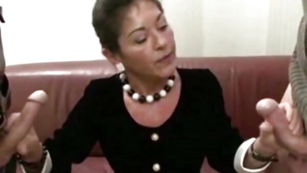 امرأة سمراء سكس اسرائيلي مترجم عربي شابة لطيفة تعطي rimjob كبيرة واللسان إلى المتأنق لها قرنية