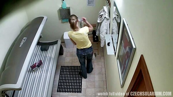 فطيرة الجبن الزوجة افلام سكس محارم ايطالي ذات الشعر الأحمر إميلي دافينشي تعطي اللسان لزوجها الحبيب