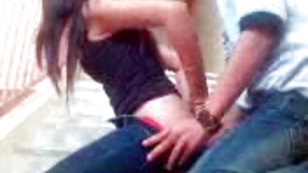 امرأة سمراء ذات بشرة شاحبة سكس رومنسي مترجم عربي مغنية كيكي داير تعطي اللسان لروميو برايس