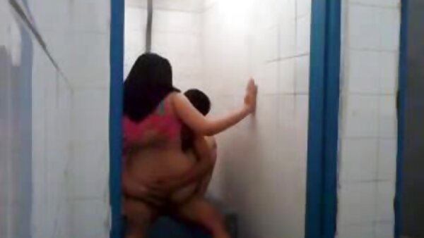 الكلبة افلام جنس اجنبية مترجمة Skanky من طراز كوغار دارين روس تمتص ديكًا هائلًا وركوبها بنشاط